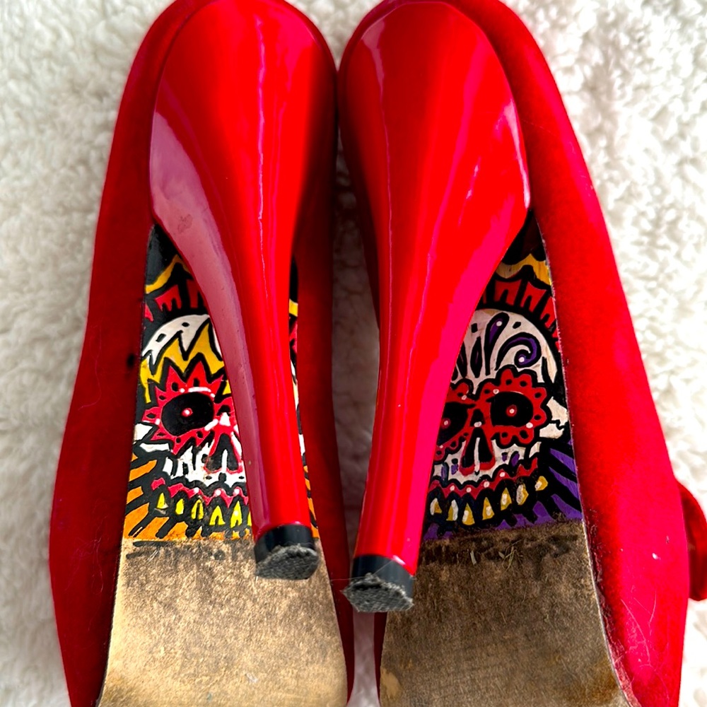One of a kind custom painted heels - Painted by Famous artist Jimbo Phillips